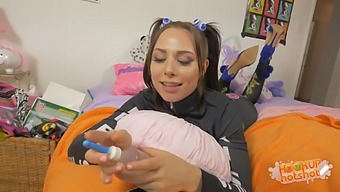 Aidra Fox探索巧克力海星的核心!