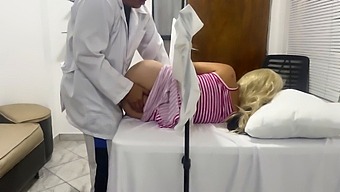 变态妇科医生用催情药勾引了一位惊人的妻子,在被操时像妓女一样被记录下来