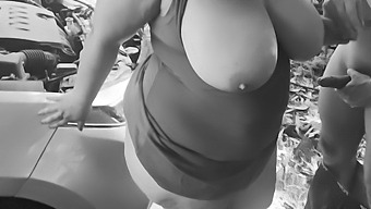 拉丁熟女在户外激情邂逅中勾引年轻小伙