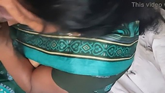 在期待多多之后,我终于给我的女仆Sridevi口交了